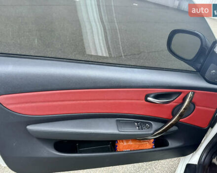 Белый БМВ 1 Серия, объемом двигателя 3 л и пробегом 136 тыс. км за 9300 $, фото 31 на Automoto.ua