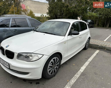 Белый БМВ 1 Серия, объемом двигателя 1.6 л и пробегом 211 тыс. км за 6200 $, фото 1 на Automoto.ua