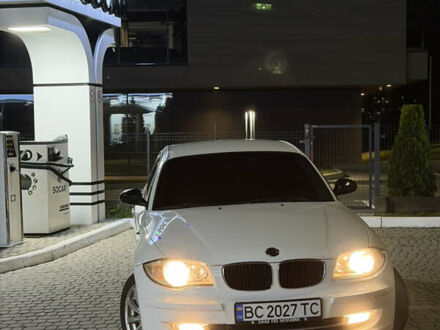 Белый БМВ 1 Серия, объемом двигателя 2 л и пробегом 283 тыс. км за 6300 $, фото 1 на Automoto.ua