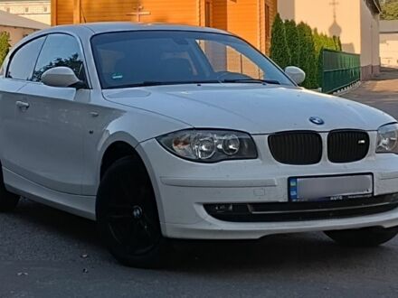 БМВ 1 Серия 2009 в Одессе на Automoto.ua Белый БМВ 1 Серия, объемом двигателя 2 л и пробегом 225 тыс. км за 7800 $, фото 1 на Automoto.ua
