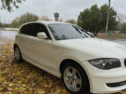 БМВ 1 Серия 2010 в Золотоноше на Automoto.ua Белый БМВ 1 Серия, объемом двигателя 2 л и пробегом 127 тыс. км за 8500 $, фото 1 на Automoto.ua