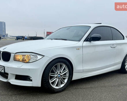Белый БМВ 1 Серия, объемом двигателя 3 л и пробегом 136 тыс. км за 9300 $, фото 1 на Automoto.ua