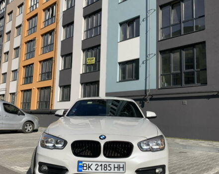 Белый БМВ 1 Серия, объемом двигателя 1.5 л и пробегом 215 тыс. км за 11000 $, фото 1 на Automoto.ua