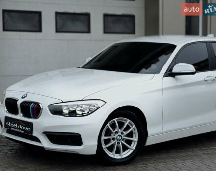 Білий БМВ 1 Серія, об'ємом двигуна 2 л та пробігом 66 тис. км за 16099 $, фото 1 на Automoto.ua