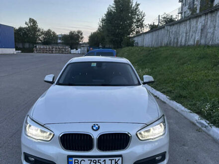 Белый БМВ 1 Серия, объемом двигателя 1.5 л и пробегом 217 тыс. км за 12800 $, фото 1 на Automoto.ua