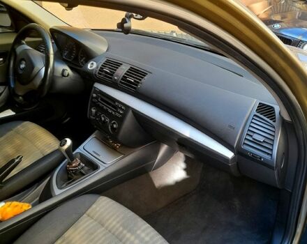 Бежевый БМВ 1 Серия, объемом двигателя 1.6 л и пробегом 175 тыс. км за 6000 $, фото 6 на Automoto.ua