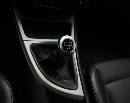 Черный БМВ 1 Серия, объемом двигателя 1.6 л и пробегом 250 тыс. км за 5300 $, фото 12 на Automoto.ua