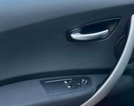 Черный БМВ 1 Серия, объемом двигателя 1.6 л и пробегом 281 тыс. км за 6300 $, фото 8 на Automoto.ua