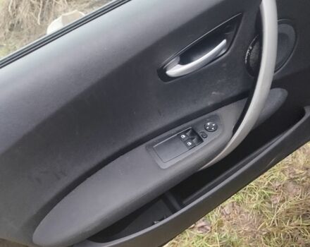 Чорний БМВ 1 Серія, об'ємом двигуна 2 л та пробігом 270 тис. км за 4000 $, фото 4 на Automoto.ua