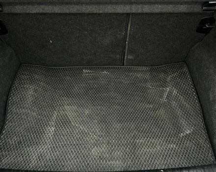 Черный БМВ 1 Серия, объемом двигателя 1.6 л и пробегом 250 тыс. км за 5300 $, фото 20 на Automoto.ua