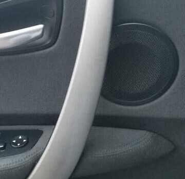 Черный БМВ 1 Серия, объемом двигателя 2 л и пробегом 205 тыс. км за 5600 $, фото 18 на Automoto.ua