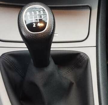 Черный БМВ 1 Серия, объемом двигателя 2 л и пробегом 205 тыс. км за 5600 $, фото 21 на Automoto.ua