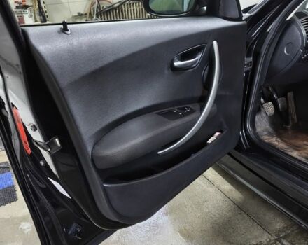 Черный БМВ 1 Серия, объемом двигателя 1.6 л и пробегом 270 тыс. км за 5100 $, фото 8 на Automoto.ua