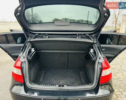 Черный БМВ 1 Серия, объемом двигателя 2 л и пробегом 273 тыс. км за 6300 $, фото 4 на Automoto.ua