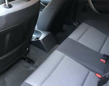 Черный БМВ 1 Серия, объемом двигателя 1.6 л и пробегом 245 тыс. км за 5600 $, фото 9 на Automoto.ua