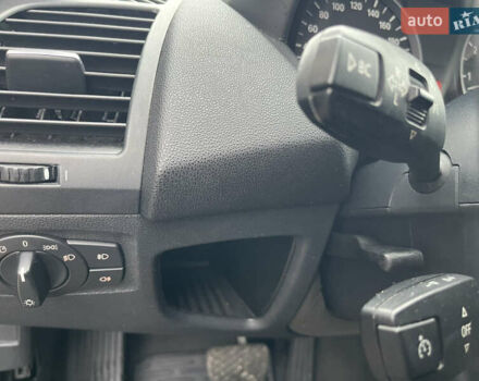 Черный БМВ 1 Серия, объемом двигателя 2 л и пробегом 229 тыс. км за 7750 $, фото 47 на Automoto.ua