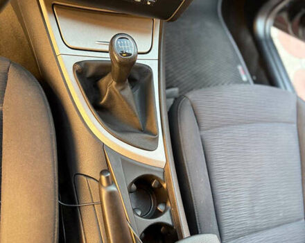 Черный БМВ 1 Серия, объемом двигателя 1.6 л и пробегом 282 тыс. км за 7000 $, фото 16 на Automoto.ua