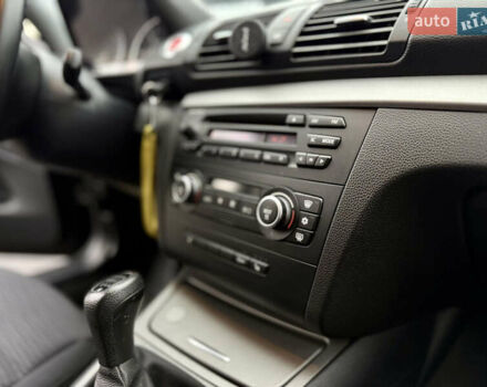 Черный БМВ 1 Серия, объемом двигателя 1.6 л и пробегом 243 тыс. км за 5600 $, фото 14 на Automoto.ua