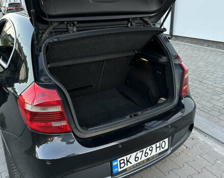 Черный БМВ 1 Серия, объемом двигателя 2 л и пробегом 308 тыс. км за 7200 $, фото 16 на Automoto.ua