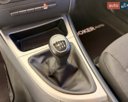 Черный БМВ 1 Серия, объемом двигателя 2 л и пробегом 258 тыс. км за 6200 $, фото 23 на Automoto.ua