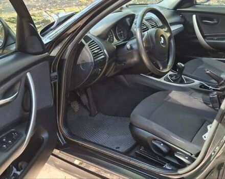 Черный БМВ 1 Серия, объемом двигателя 2 л и пробегом 322 тыс. км за 7200 $, фото 2 на Automoto.ua