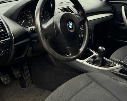 Чорний БМВ 1 Серія, об'ємом двигуна 2 л та пробігом 183 тис. км за 6500 $, фото 10 на Automoto.ua