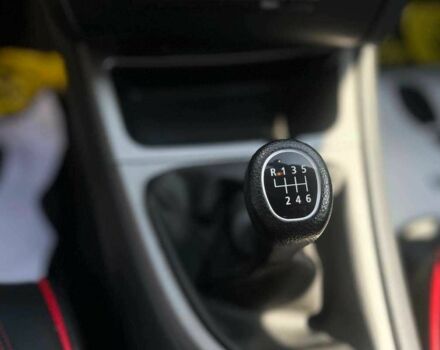 Черный БМВ 1 Серия, объемом двигателя 2 л и пробегом 319 тыс. км за 8200 $, фото 16 на Automoto.ua