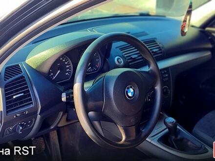 БМВ 1 Серия 2009 в Глухове на Automoto.ua Черный БМВ 1 Серия, объемом двигателя 16 л и пробегом 239 тыс. км за 7399 $, фото 1 на Automoto.ua