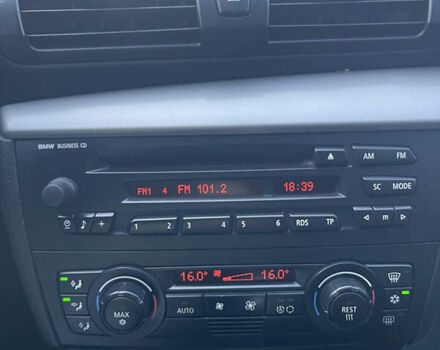 Червоний БМВ 1 Серія, об'ємом двигуна 2 л та пробігом 183 тис. км за 6450 $, фото 13 на Automoto.ua