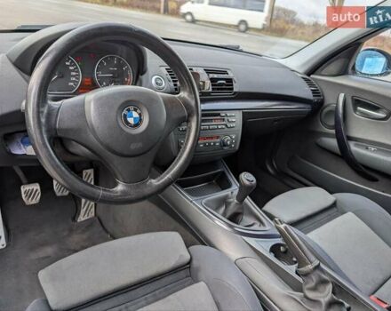 Красный БМВ 1 Серия, объемом двигателя 2 л и пробегом 310 тыс. км за 7200 $, фото 10 на Automoto.ua