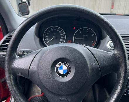 Красный БМВ 1 Серия, объемом двигателя 2 л и пробегом 295 тыс. км за 6800 $, фото 21 на Automoto.ua