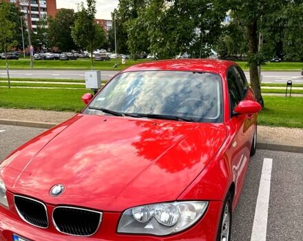 Красный БМВ 1 Серия, объемом двигателя 1.6 л и пробегом 261 тыс. км за 6000 $, фото 2 на Automoto.ua