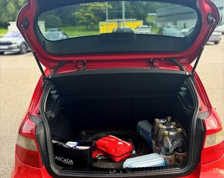 Красный БМВ 1 Серия, объемом двигателя 1.6 л и пробегом 261 тыс. км за 6000 $, фото 5 на Automoto.ua