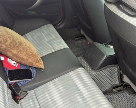 Красный БМВ 1 Серия, объемом двигателя 1.6 л и пробегом 214 тыс. км за 5700 $, фото 4 на Automoto.ua