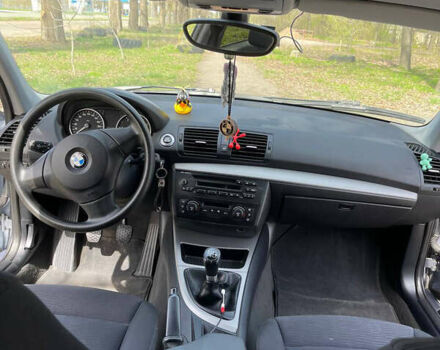 Серый БМВ 1 Серия, объемом двигателя 2 л и пробегом 230 тыс. км за 5500 $, фото 6 на Automoto.ua