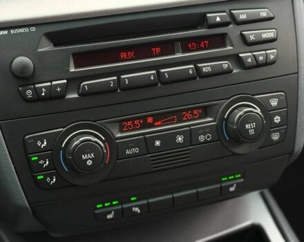 Серый БМВ 1 Серия, объемом двигателя 2 л и пробегом 200 тыс. км за 6999 $, фото 16 на Automoto.ua