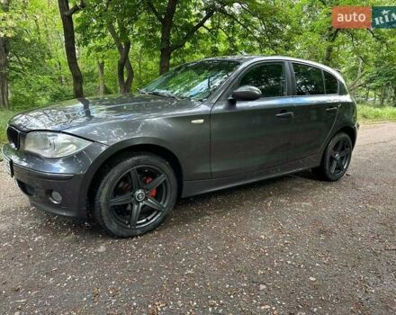 БМВ 1 Серия 2005 в Одессе на Automoto.ua Серый БМВ 1 Серия, объемом двигателя 2 л и пробегом 220 тыс. км за 5500 $, фото 2 на Automoto.ua