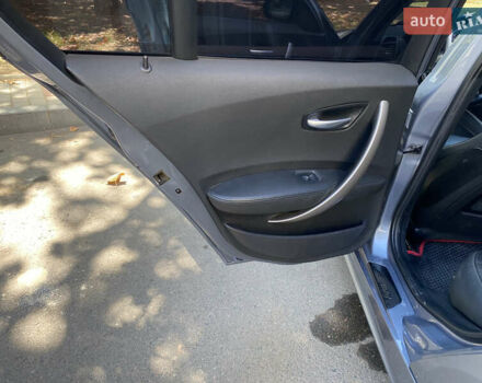 Серый БМВ 1 Серия, объемом двигателя 2 л и пробегом 280 тыс. км за 7000 $, фото 9 на Automoto.ua