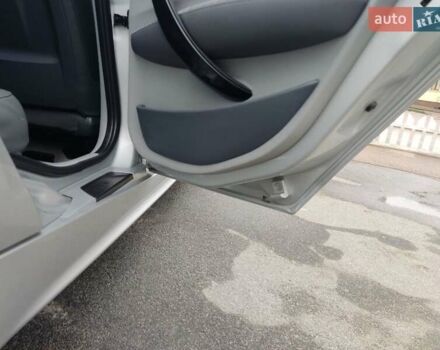 Серый БМВ 1 Серия, объемом двигателя 2 л и пробегом 192 тыс. км за 6500 $, фото 15 на Automoto.ua