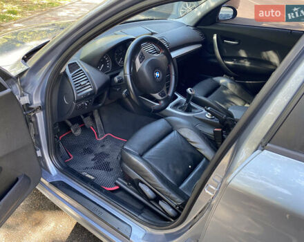 Серый БМВ 1 Серия, объемом двигателя 2 л и пробегом 280 тыс. км за 7000 $, фото 7 на Automoto.ua