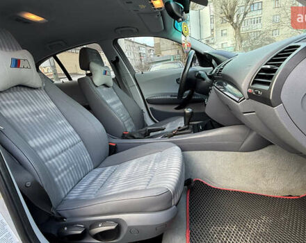 Серый БМВ 1 Серия, объемом двигателя 2 л и пробегом 192 тыс. км за 7000 $, фото 27 на Automoto.ua