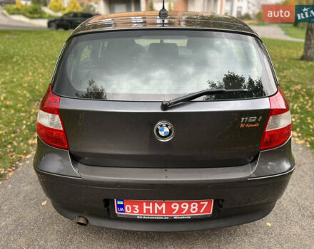 Серый БМВ 1 Серия, объемом двигателя 2 л и пробегом 204 тыс. км за 7000 $, фото 7 на Automoto.ua