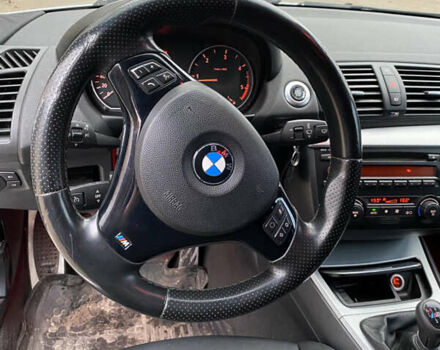 Серый БМВ 1 Серия, объемом двигателя 2 л и пробегом 414 тыс. км за 4800 $, фото 9 на Automoto.ua