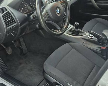 Серый БМВ 1 Серия, объемом двигателя 2 л и пробегом 278 тыс. км за 6500 $, фото 10 на Automoto.ua