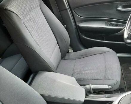 Серый БМВ 1 Серия, объемом двигателя 2 л и пробегом 170 тыс. км за 8000 $, фото 13 на Automoto.ua