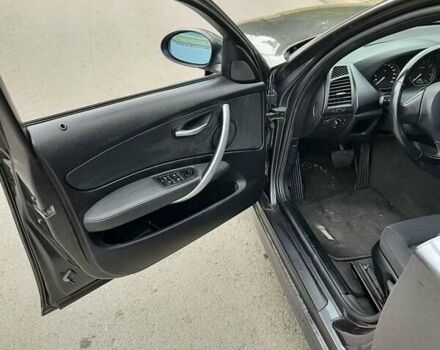 Серый БМВ 1 Серия, объемом двигателя 2 л и пробегом 170 тыс. км за 8000 $, фото 8 на Automoto.ua