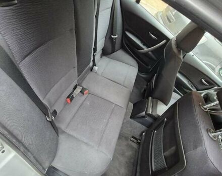 Серый БМВ 1 Серия, объемом двигателя 2 л и пробегом 194 тыс. км за 7000 $, фото 9 на Automoto.ua