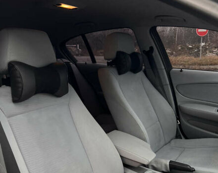 Серый БМВ 1 Серия, объемом двигателя 2 л и пробегом 312 тыс. км за 6200 $, фото 13 на Automoto.ua