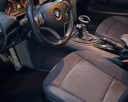 Серый БМВ 1 Серия, объемом двигателя 2 л и пробегом 273 тыс. км за 8300 $, фото 3 на Automoto.ua