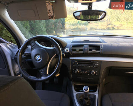 БМВ 1 Серия 2009 в Ужгороде на Automoto.ua Серый БМВ 1 Серия, объемом двигателя 2 л и пробегом 200 тыс. км за 5500 $, фото 4 на Automoto.ua